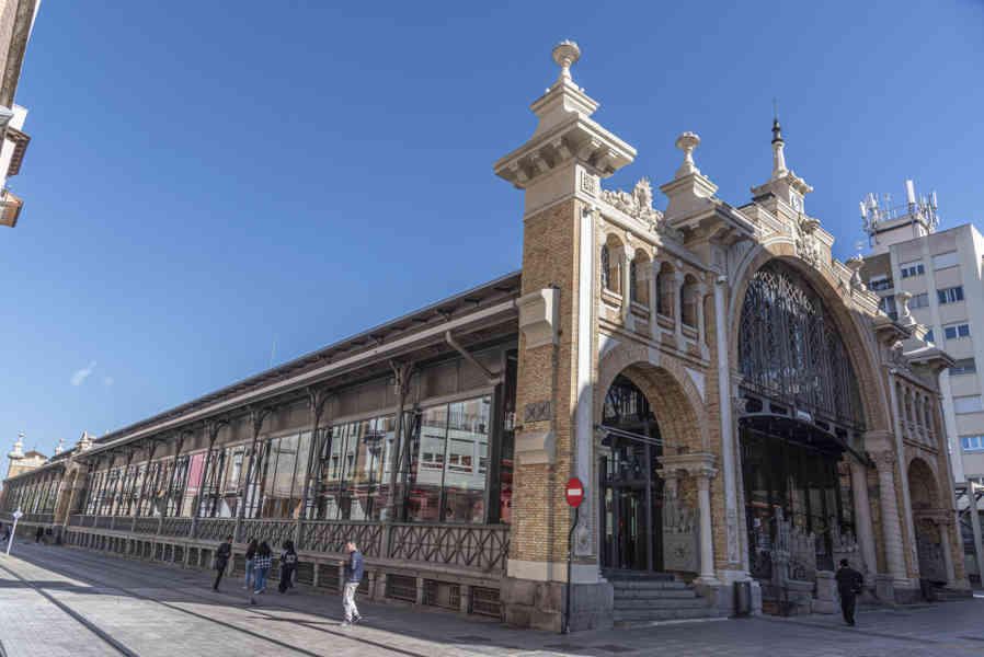 Zaragoza 117 - mercado central.jpg